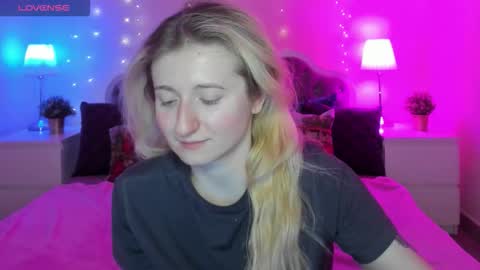 Snapshot of camilladreamer chatting on 8, 1, 2026 camilladreamer online show from 8, 1, 2026