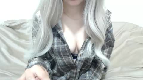 Snapshot of camillebunny chatting on 2, 4, 2026 CamilleBunny online show from 2, 4, 2026