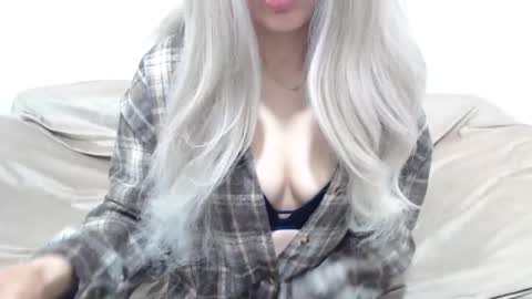 Snapshot of camillebunny chatting on 5, 4, 2026 CamilleBunny online show from 5, 4, 2026