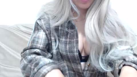 Snapshot of camillebunny chatting on 18, 4, 2026 CamilleBunny online show from 18, 4, 2026
