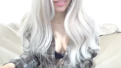 Snapshot of camillebunny chatting on 25, 4, 2026 CamilleBunny online show from 25, 4, 2026