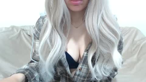 Snapshot of camillebunny chatting on 2, 5, 2026 CamilleBunny online show from 2, 5, 2026