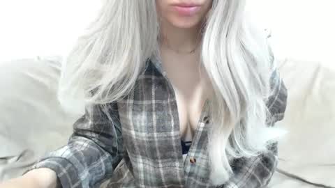 Snapshot of camillebunny chatting on 4, 5, 2026 CamilleBunny online show from 4, 5, 2026