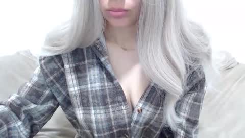 Snapshot of camillebunny chatting on 7, 5, 2026 CamilleBunny online show from 7, 5, 2026