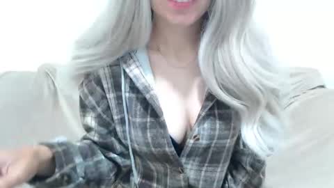 Snapshot of camillebunny chatting on 4, 6, 2026 CamilleBunny online show from 4, 6, 2026