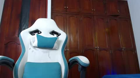 camilo_contre21 online show from 1, 7, 2026