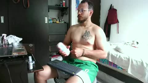 Snapshot of camiloex chatting on 11, 1, 2025 Camilo online show from 11, 1, 2025