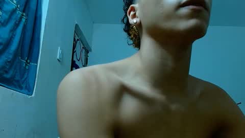 Snapshot of camilohot_2 chatting on 16, 4, 2026 camilo online show from 16, 4, 2026