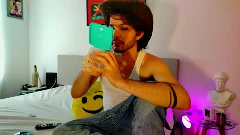Snapshot of camilosaennz chatting on 20, 10, 2025 camilo online show from 20, 10, 2025