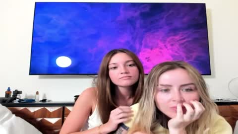 Snapshot of camiyshanaa2 chatting on 6, 5, 2026 Camiyshanaa2 online show from 6, 5, 2026