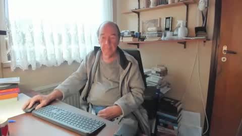 Snapshot of cammee chatting on 5, 1, 2025 Cammee online show from 5, 1, 2025