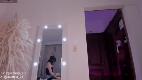 Snapshot of cammile_cole chatting on 10, 1, 2025 Laura Camila online show from 10, 1, 2025