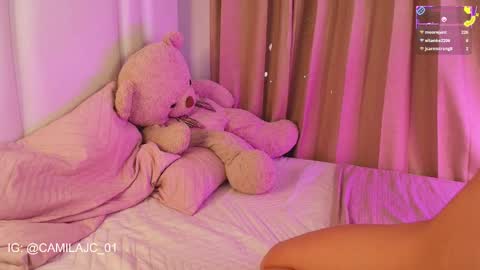 Snapshot of cammile_cole chatting on 23, 10, 2025 Laura Camila online show from 23, 10, 2025