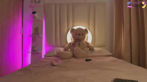 Snapshot of cammile_cole chatting on 26, 11, 2025 Laura Camila online show from 26, 11, 2025