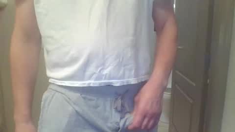 Snapshot of cammyman6900 chatting on 5, 11, 2025 cammyman6900 online show from 5, 11, 2025