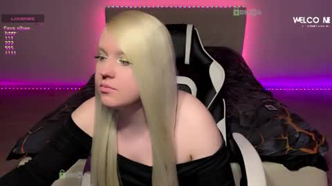 Snapshot of camsmiley chatting on 17, 1, 2026 Miley online show from 17, 1, 2026