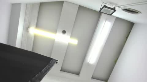 Snapshot of candelabrown_ chatting on 29, 11, 2025 Candelabrown online show from 29, 11, 2025