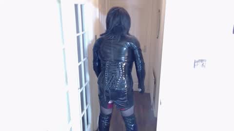 candi smokes online show from 24, 3, 2026