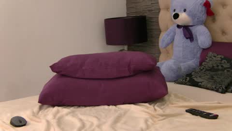 Snapshot of candy_babee chatting on 9, 10, 2025 Bella online show from 9, 10, 2025