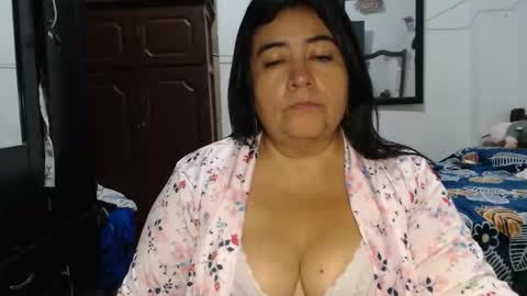 Snapshot of candy_candi chatting on 24, 4, 2026 lucy online show from 24, 4, 2026