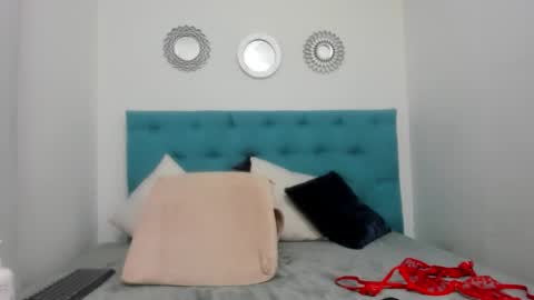 Snapshot of candy_liss18 chatting on 26, 10, 2025 liss sophia online show from 26, 10, 2025