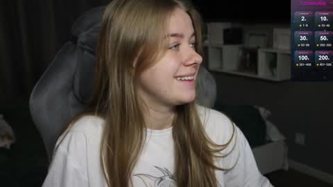 Snapshot of candy_meggie chatting on 7, 12, 2024 Megan online show from 7, 12, 2024