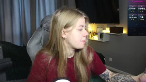 Snapshot of candy_meggie chatting on 5, 1, 2025 Megan online show from 5, 1, 2025