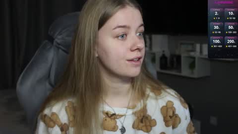 Snapshot of candy_meggie chatting on 19, 1, 2025 Megan online show from 19, 1, 2025