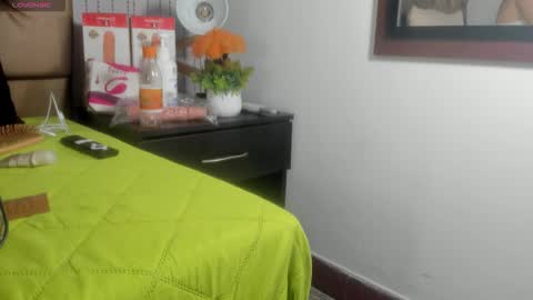 Snapshot of candy_mery chatting on 8, 9, 2025 candy mery online show from 8, 9, 2025