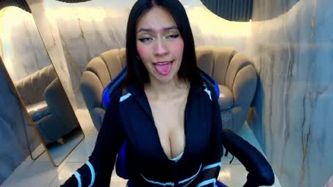 Snapshot of candy_sky_r chatting on 10, 4, 2026 Candy online show from 10, 4, 2026