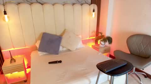 Snapshot of candyclair01 chatting on 2, 10, 2025 candyclair01 online show from 2, 10, 2025