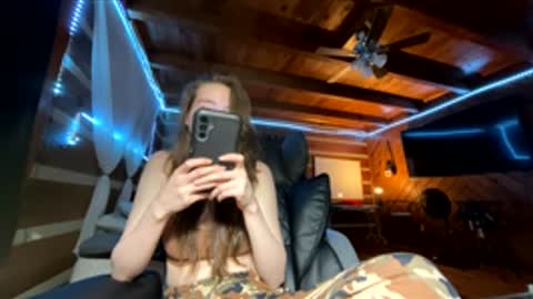 Snapshot of candygirlmae chatting on 11, 3, 2026 CandyGirl online show from 11, 3, 2026