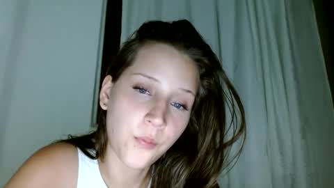 Snapshot of candygirlsweett chatting on 6, 2, 2025 CandySweetGril online show from 6, 2, 2025