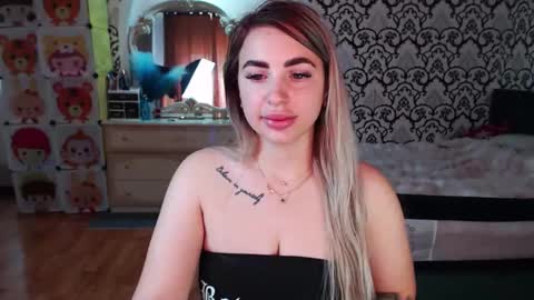 Snapshot of candygirlxxx9 chatting on 25, 5, 2026 candygirlxxx9 online show from 25, 5, 2026