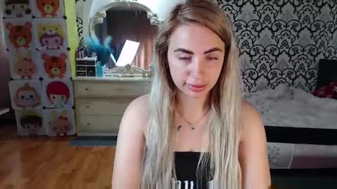 Snapshot of candygirlxxx9 chatting on 2, 6, 2026 candygirlxxx9 online show from 2, 6, 2026