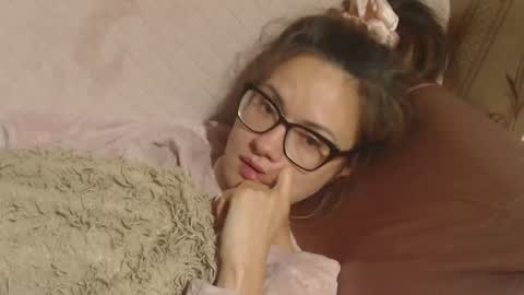 Snapshot of candylady13 chatting on 27, 10, 2025 say meow and send tips online show from 27, 10, 2025