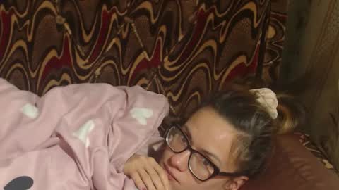 Snapshot of candylady13 chatting on 30, 11, 2025 say meow and send tips online show from 30, 11, 2025