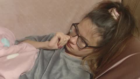 say meow and send tip  online show from 20, 12, 2025