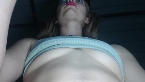 Snapshot of candylovet chatting on 1, 2, 2026 candylovet online show from 1, 2, 2026