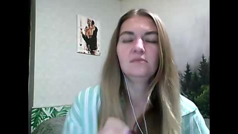 Snapshot of candyolime chatting on 24, 9, 2025 Daisy online show from 24, 9, 2025