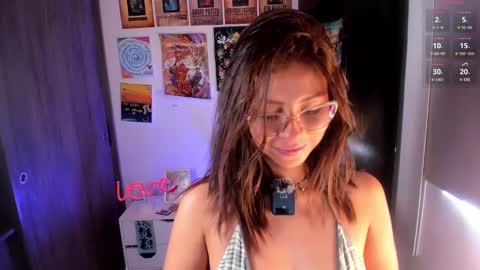 Snapshot of candyxpeach chatting on 4, 2, 2025 Camilla online show from 4, 2, 2025