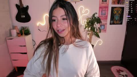 Snapshot of candyxpeach chatting on 20, 5, 2026 Camilla online show from 20, 5, 2026
