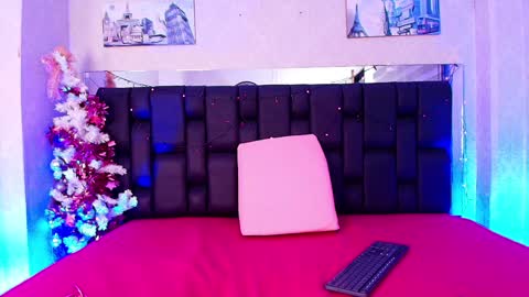 Aura  online show from 21, 1, 2025