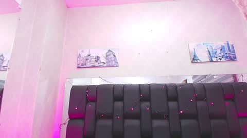 Aura  online show from 8, 2, 2025