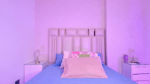 Aura  online show from 10, 11, 2025