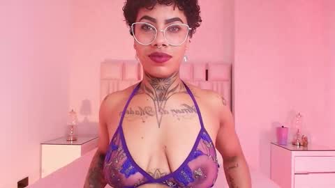 Aura  online show from 18, 11, 2025