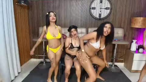 Snapshot of canelasquirtxxx chatting on 20, 6, 2026 Sara online show from 20, 6, 2026