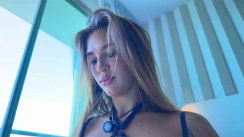 Caroline online show from 4, 12, 2025