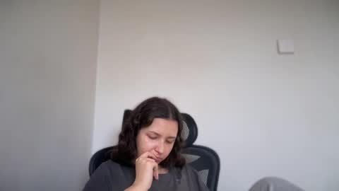 Snapshot of cappuccinokiss chatting on 24, 10, 2025 Emma online show from 24, 10, 2025