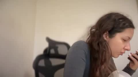 Snapshot of cappuccinokiss chatting on 5, 11, 2025 Emma online show from 5, 11, 2025